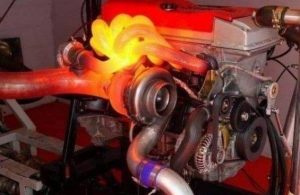 Kāds ir motora papildu dzesēšanas šķidruma sūknis?